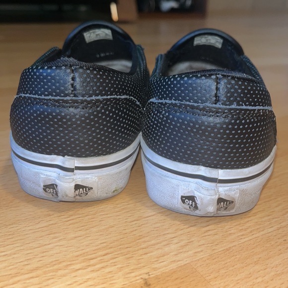 Size 6 Black Vans! - Picture 2 of 5